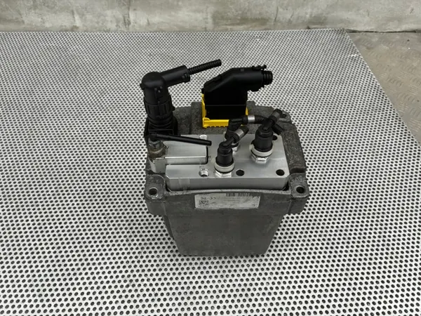MAN ADBLUE Pumpmodul OEM 811540361390AB - Begagnad image 2