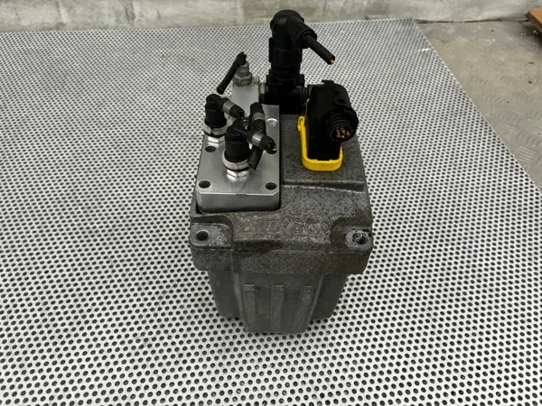 MAN ADBLUE Pumpmodul OEM 811540361390AB - Begagnad image 4