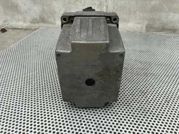 MAN ADBLUE Pumpmodul OEM 811540361390AB - Begagnad image 6