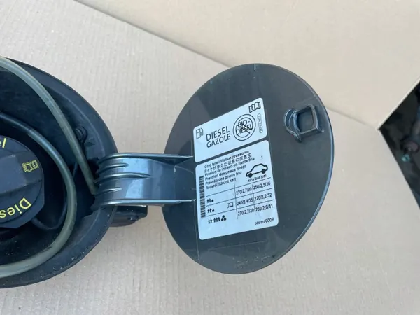 Tapa de combustible VW POLO 6C LD7R - Pieza OEM image 10