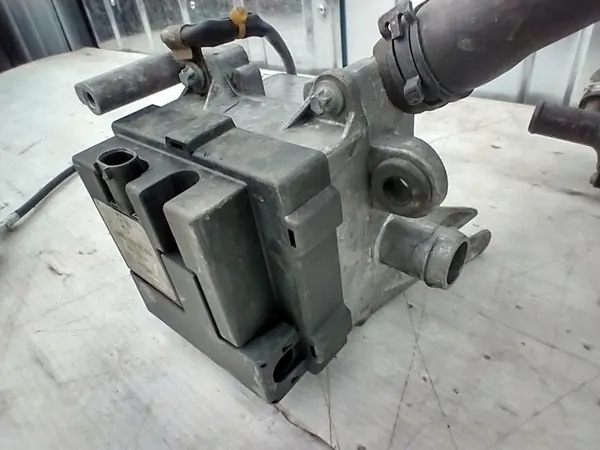 Mercedes-vesilämmittin OEM A0001590504 E-luokka W210 image 5