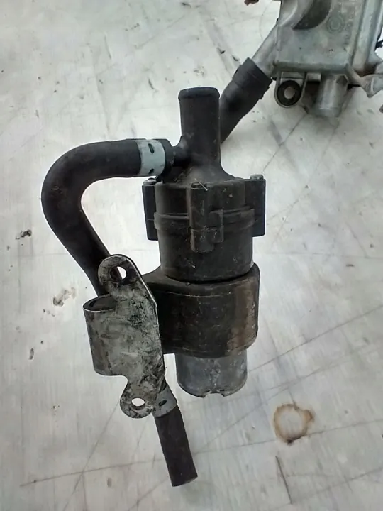 Mercedes-vesilämmittin OEM A0001590504 E-luokka W210 image 8
