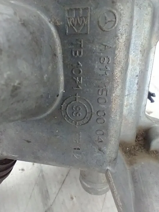 Mercedes-vesilämmittin OEM A0001590504 E-luokka W210 image 9