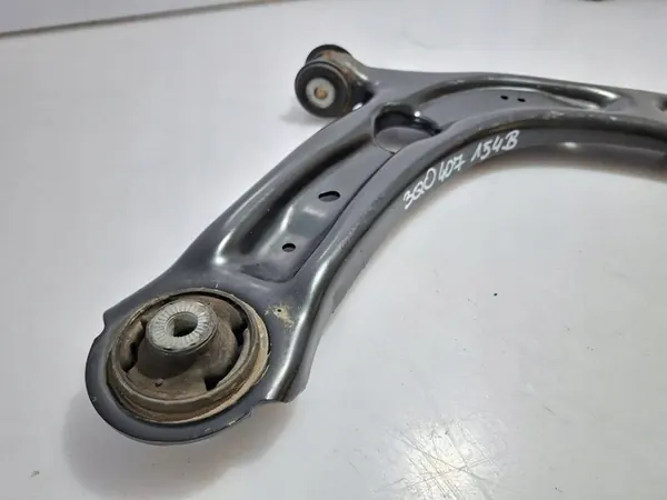 Volkswagen Tiguan II 2016 Braccio sospensione anteriore destro 3Q0407154B image 3