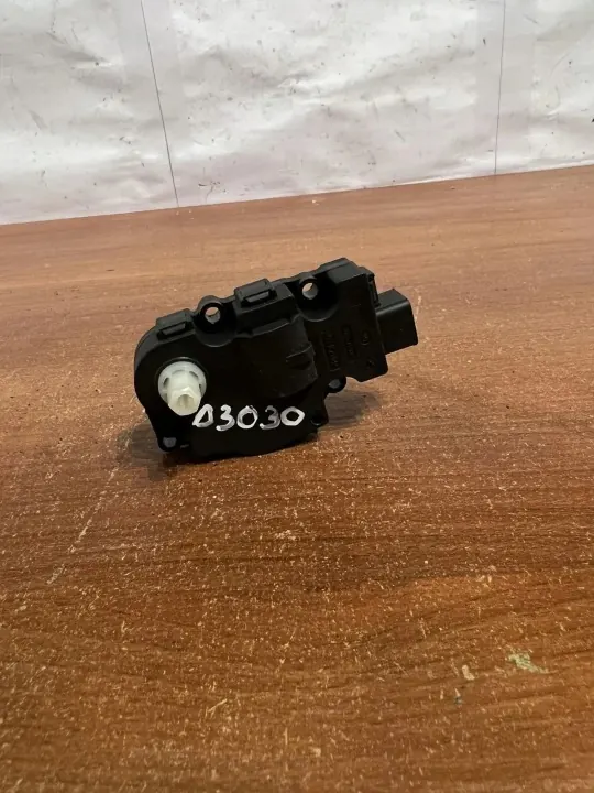 Klappenmotor D3030 für Audi A4 8E2 B6 2002 Benzin image 2