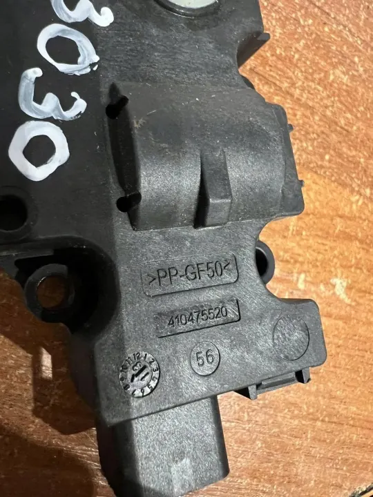Klappenmotor D3030 für Audi A4 8E2 B6 2002 Benzin image 4