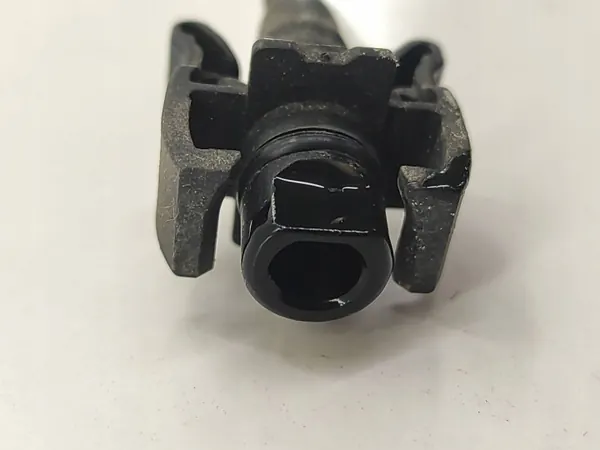 OEM UVY7302 Framruta spolarör Peugeot 308 2015 image 7