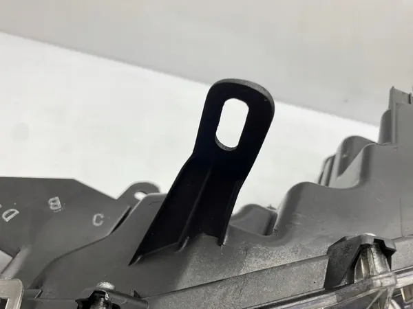 Faros derecho Toyota Corolla Cross LED 16-183 image 8