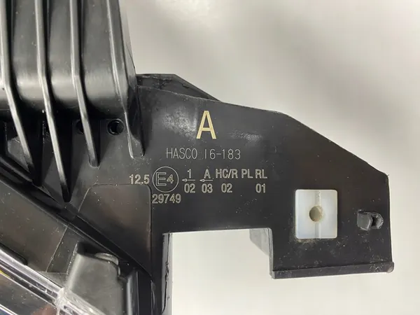 Faros derecho Toyota Corolla Cross LED 16-183 image 9