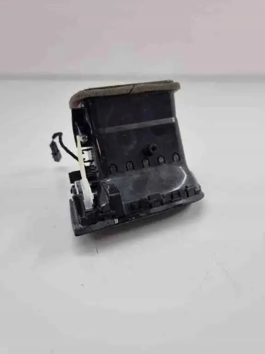 Porsche Lämmityspuhaltimen rele OEM 95B819701 - Käytetty image 5