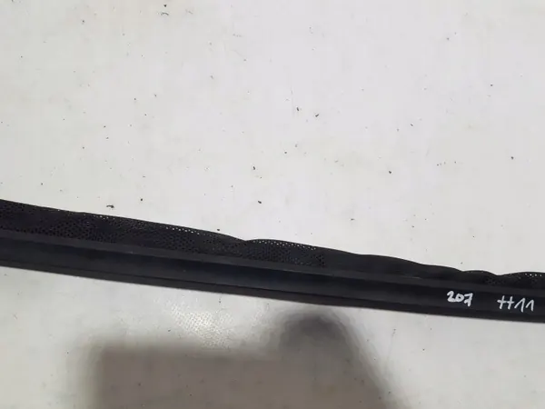 Mercedes W207 Tuulensuoja OEM A2077840070 image 3
