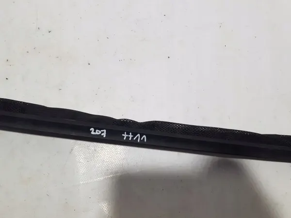 Mercedes W207 Tuulensuoja OEM A2077840070 image 4