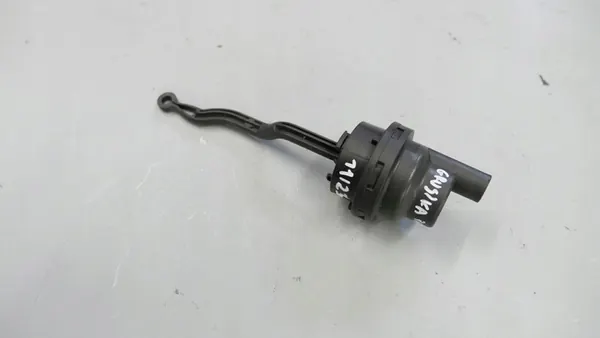 BMW Vattenpump Grommet 8638026 image 2