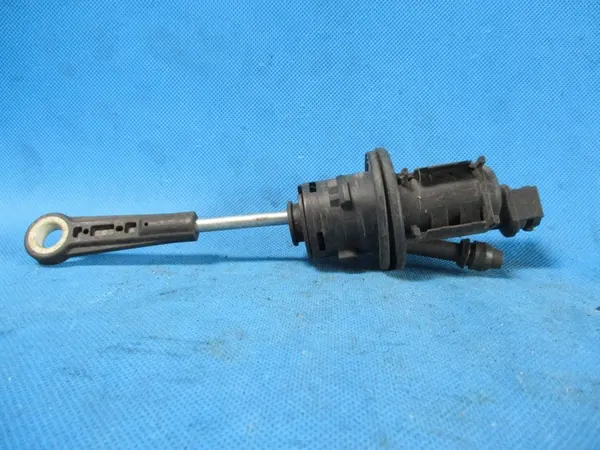 Kytkinpumppu Audi A4 B8 8K1721401E image 2