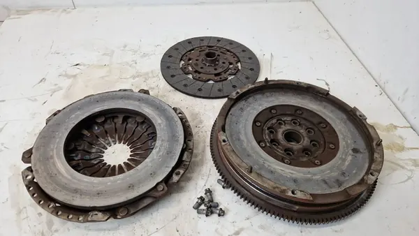 Kaksoismassaväkäri SAAB 93 2.8T V6 XWD 55562133 image 3