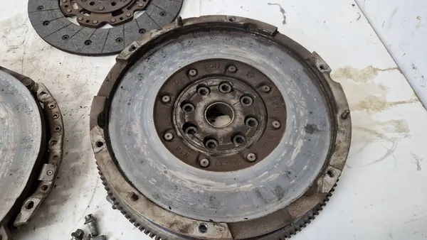 Kaksoismassaväkäri SAAB 93 2.8T V6 XWD 55562133 image 5