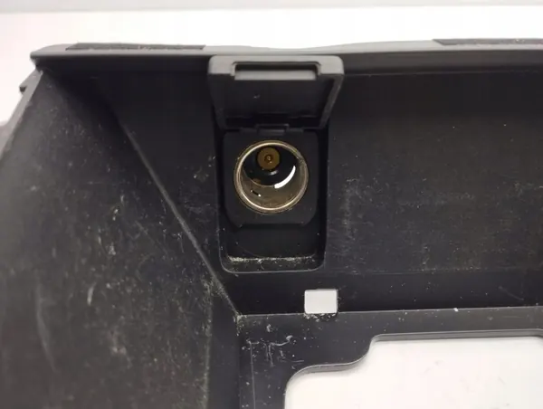 Mazda CX-5 II 2020 Voor 12V-aansluiting OEM K12364361 image 8