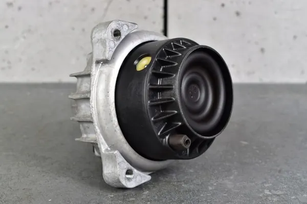 Soporte de motor derecho BMW M5 F10 M6 F06 F13 F01 6851264 image 4