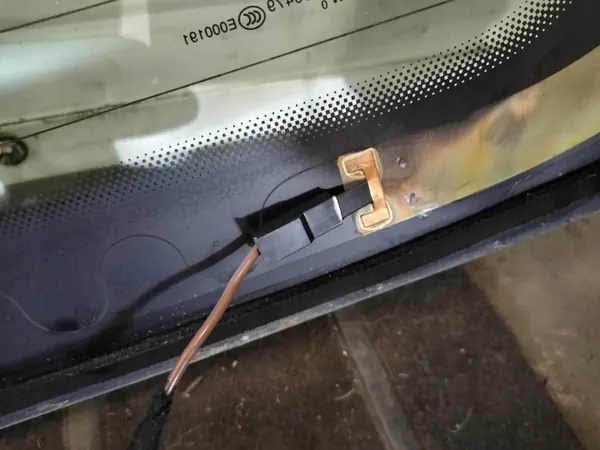 Vidro de porta-malas traseiro usado OEM HB 5D MAZOWSZE para Opel Corsa D image 5