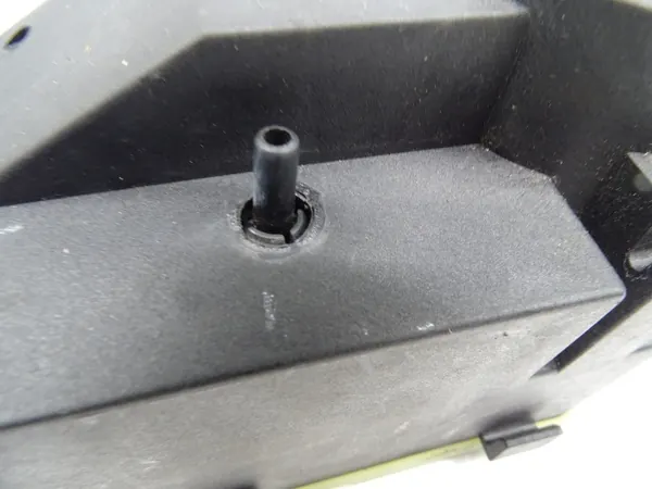 Mercedes central låspump OEM 0008000948 image 3
