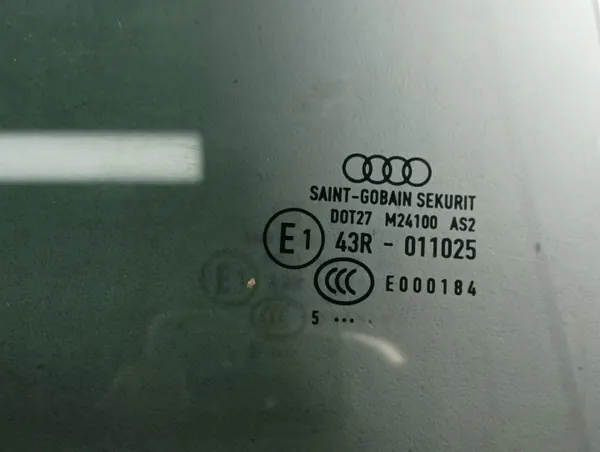 Vitre Portière Arrière Droit OEM 8W845206 Audi A4 B8 image 3