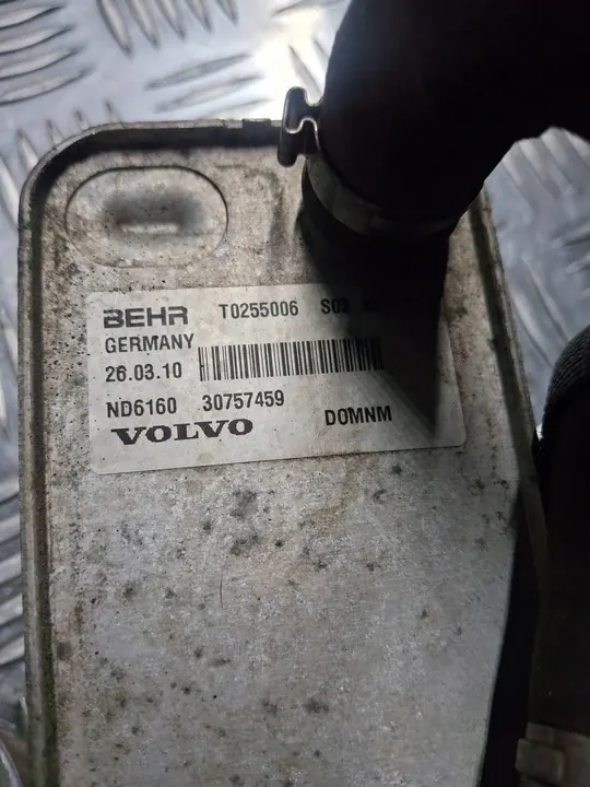 Volvo XC60 2010 Öljynjäähdytin T0255006 image 3