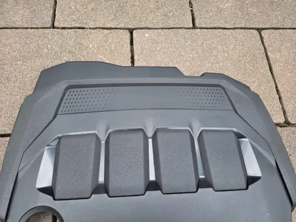 Couvercle supérieur moteur OEM 05L103925E 2.0 TDI image 3