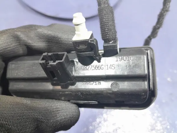 Asa maletero Skoda Fabia III OEM 6V0827566G image 5