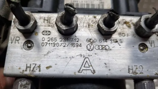 ABS-pump OEM S25147373 Begagnad image 5