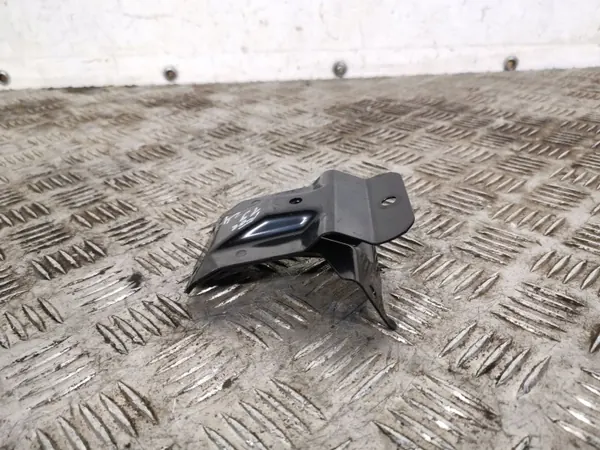 Subaru Forester voorste gordelbeugel OEM image 2