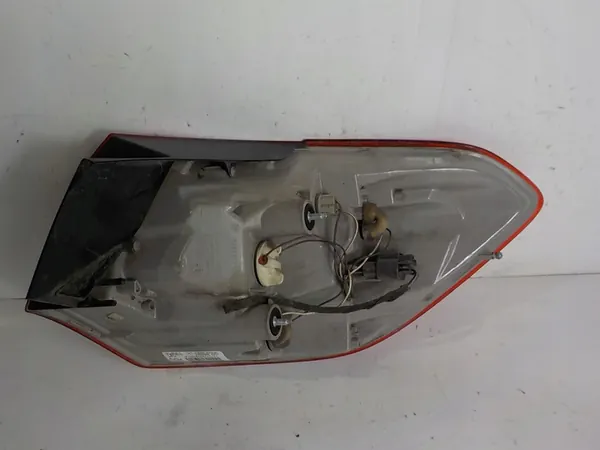 OPEL ASTRA J IV KOMBI VÄNSTER BAKLYKT OEM 13282242 image 3