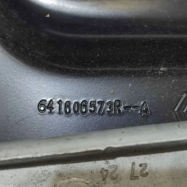 Dacia Jogger Akkualusta OEM 641606573R - Käytetty image 3