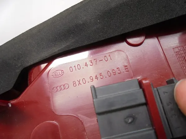 AUDI A1 8X0 Luz Trasera Izquierda LED Hatchback 10-18 image 6