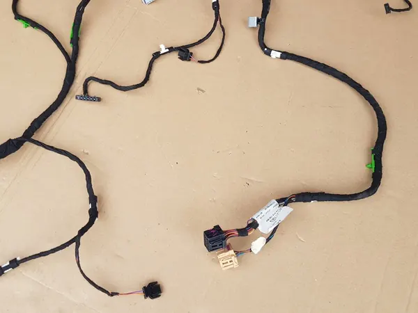 Johdotus - Takaluukun asennus / Audi A6 C6 Avant / 4F9971726G image 10