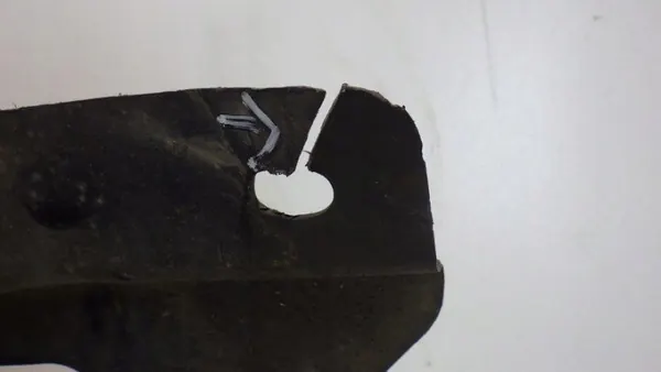 Rechte vordere Radhausverkleidung Peugeot 208 OEM 9673768780 image 6
