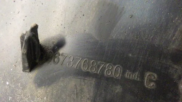 Rechte vordere Radhausverkleidung Peugeot 208 OEM 9673768780 image 8