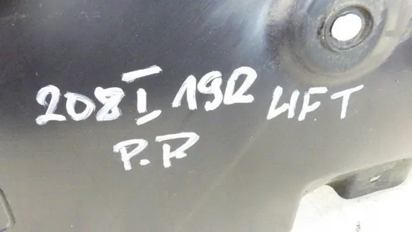Rechte vordere Radhausverkleidung Peugeot 208 OEM 9673768780 image 9