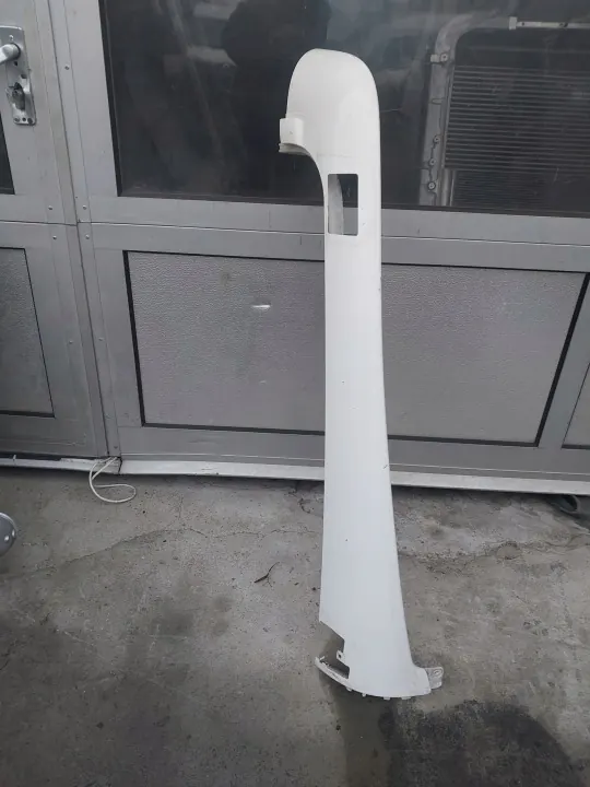 MAN TG3/TGS Kabinenpfeilerabdeckung OEM 81624100192 image 2