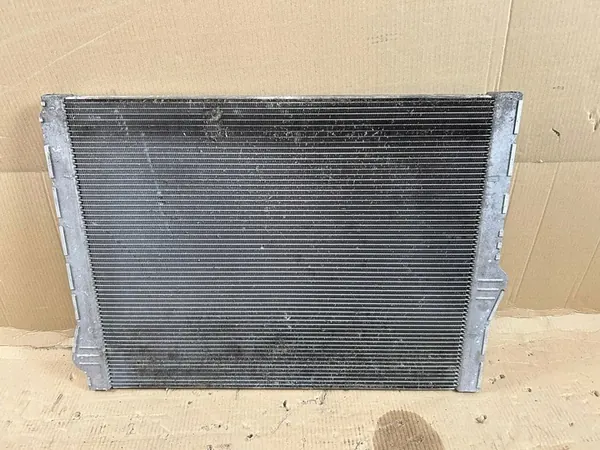 BMW M5 F10 M6 F06 F12 F13 M-POWER Vattensradiator OEM 7570095 image 3