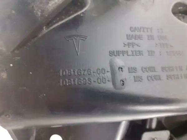 Tesla Model 3 Windschutzscheibe OEM 108167600G - Gebraucht image 6