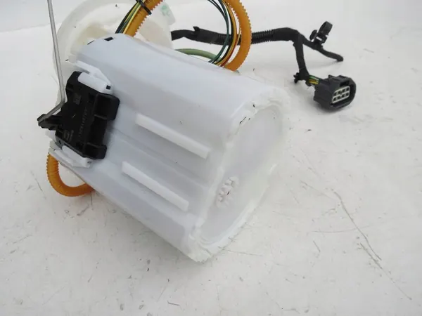 Bomba de combustível VOLVO XC60 2.0L gasolina 180kW 2020 OEM 31372614 image 10