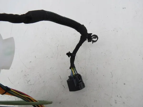 Bomba de combustível VOLVO XC60 2.0L gasolina 180kW 2020 OEM 31372614 image 5