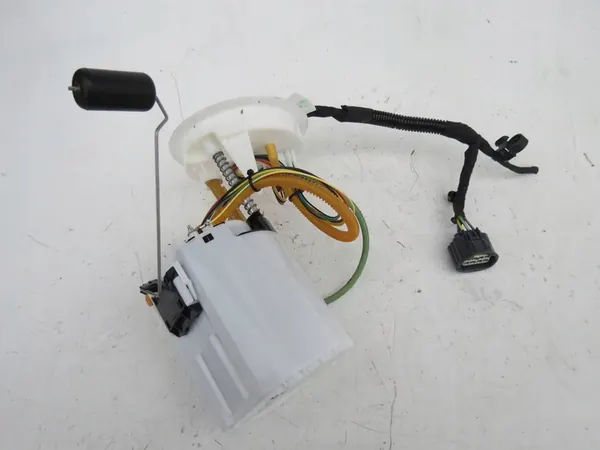 Bomba de combustível VOLVO XC60 2.0L gasolina 180kW 2020 OEM 31372614 image 9