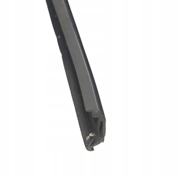 Mercedes S204 achter linker raamrubber OEM A2047352525 image 8