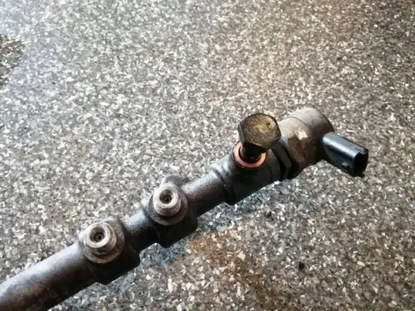OEM 314002F000 Rail de inyección para Hyundai IX35 2.0L Diesel image 4