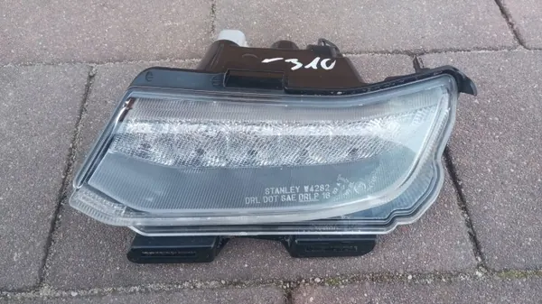 Farol DRL esquerdo dianteiro OEM 8312A035 Mitsubishi Outlander image 2