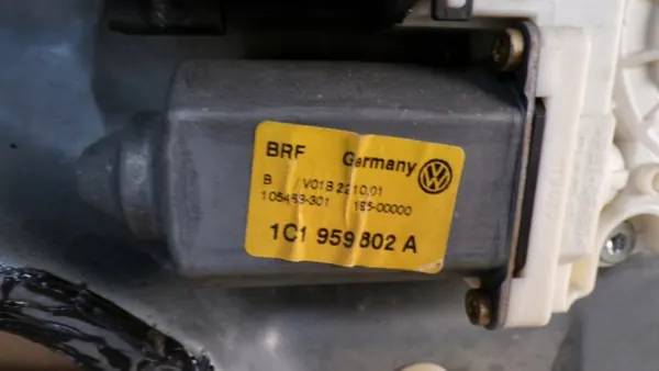 Régulateur de Vitre Golf IV OEM - Droit Avant 3 Portes image 8