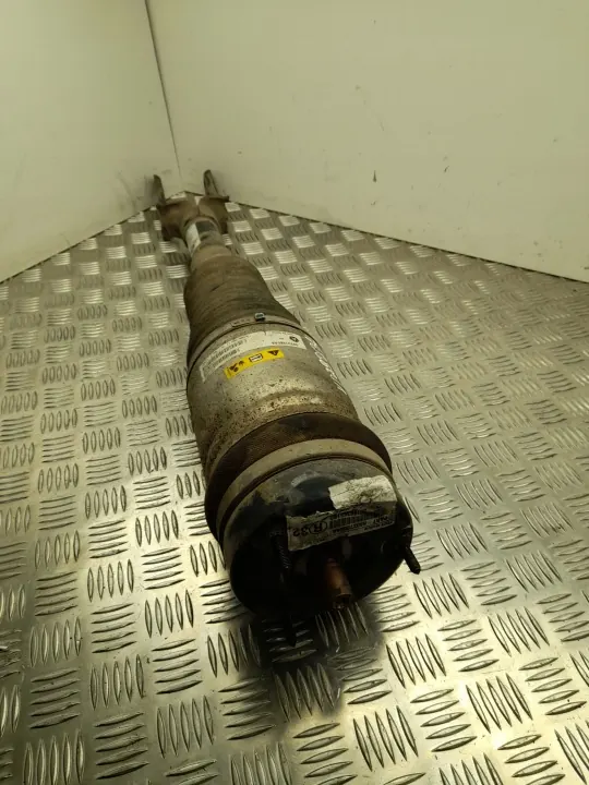 Begagnad luftfjädring OEM 68231886AA image 2