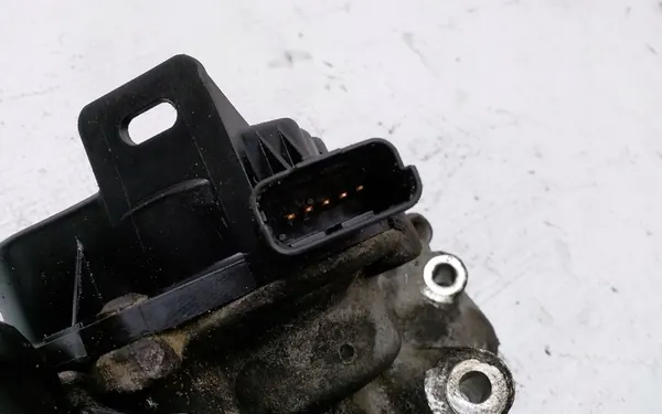 EGR-venttiili FORD KUGA I 2.0L diesel 2012 OEM 30725855 image 3