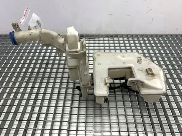 Pesulaitteen säiliö OEM 3AA955453J VW Passat B7 2010-2015 image 2